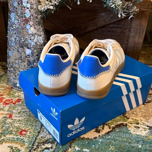 Adidas Gazelle Classic Off White and Clear Sky Blue Sneakers Sz 9 - Picture 4 of 12